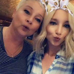 Meet your Posher, Pauline